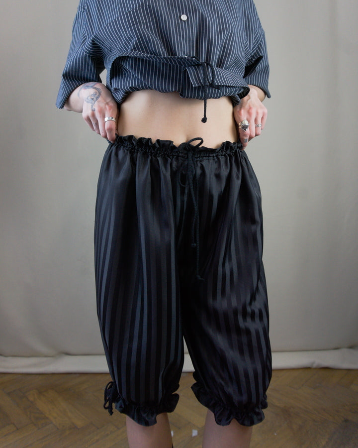 Midi black bloomers