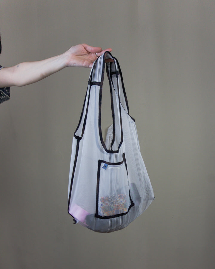 Tote bag with front pocket