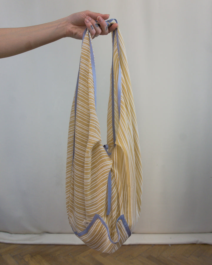 Adjustable tote-bag