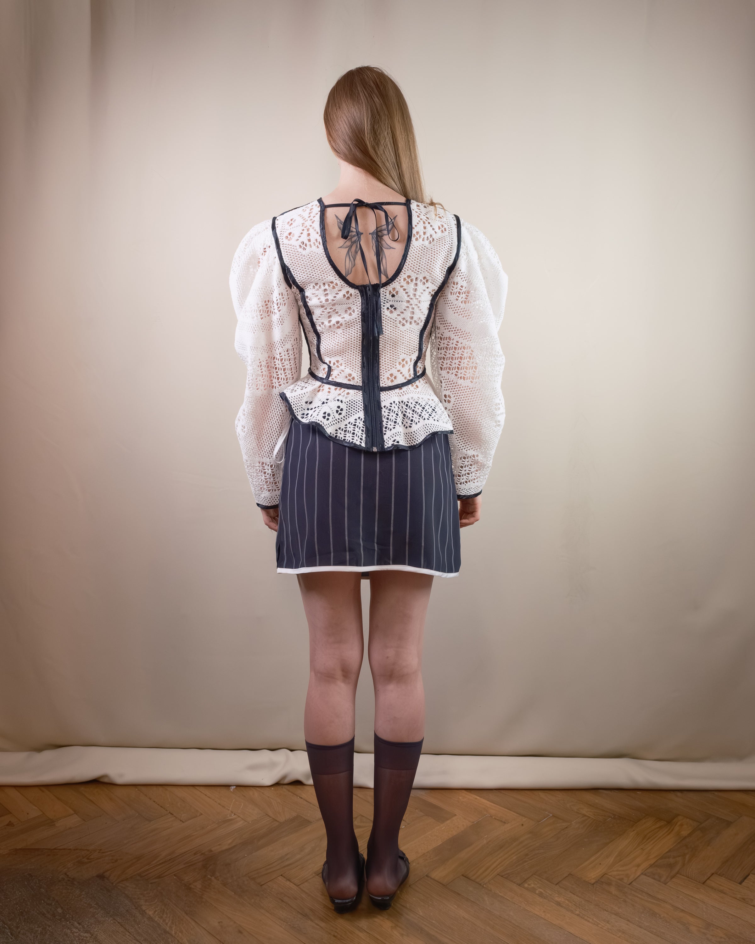 White lace puffy sleeves blouse