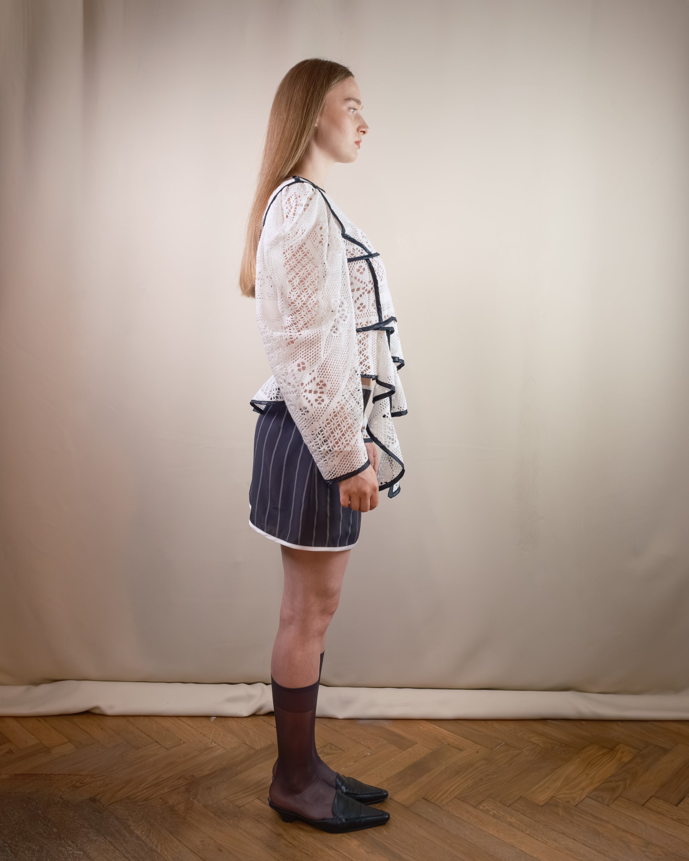 White lace puffy sleeves blouse