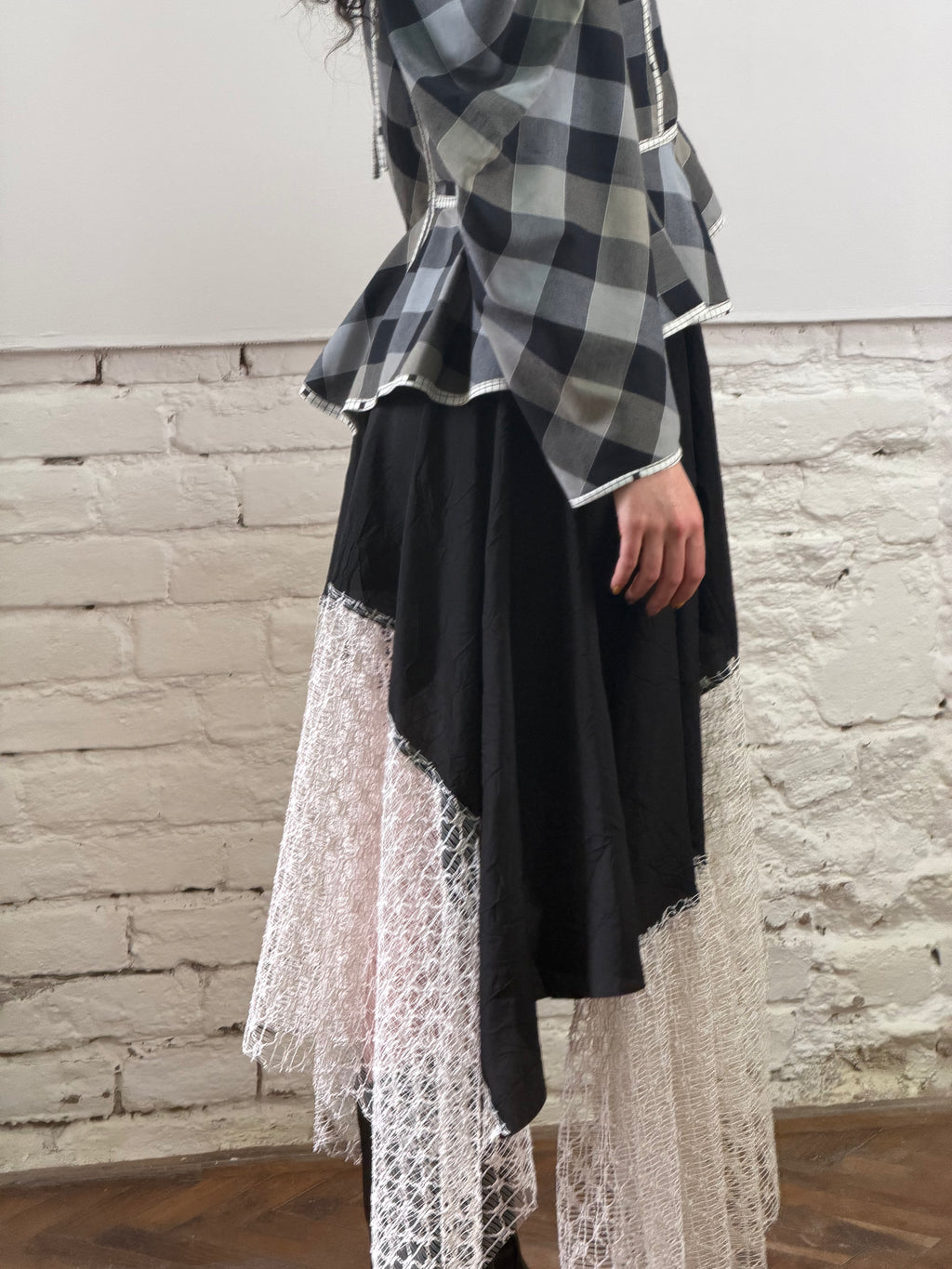Chequered puffy sleeves blouse
