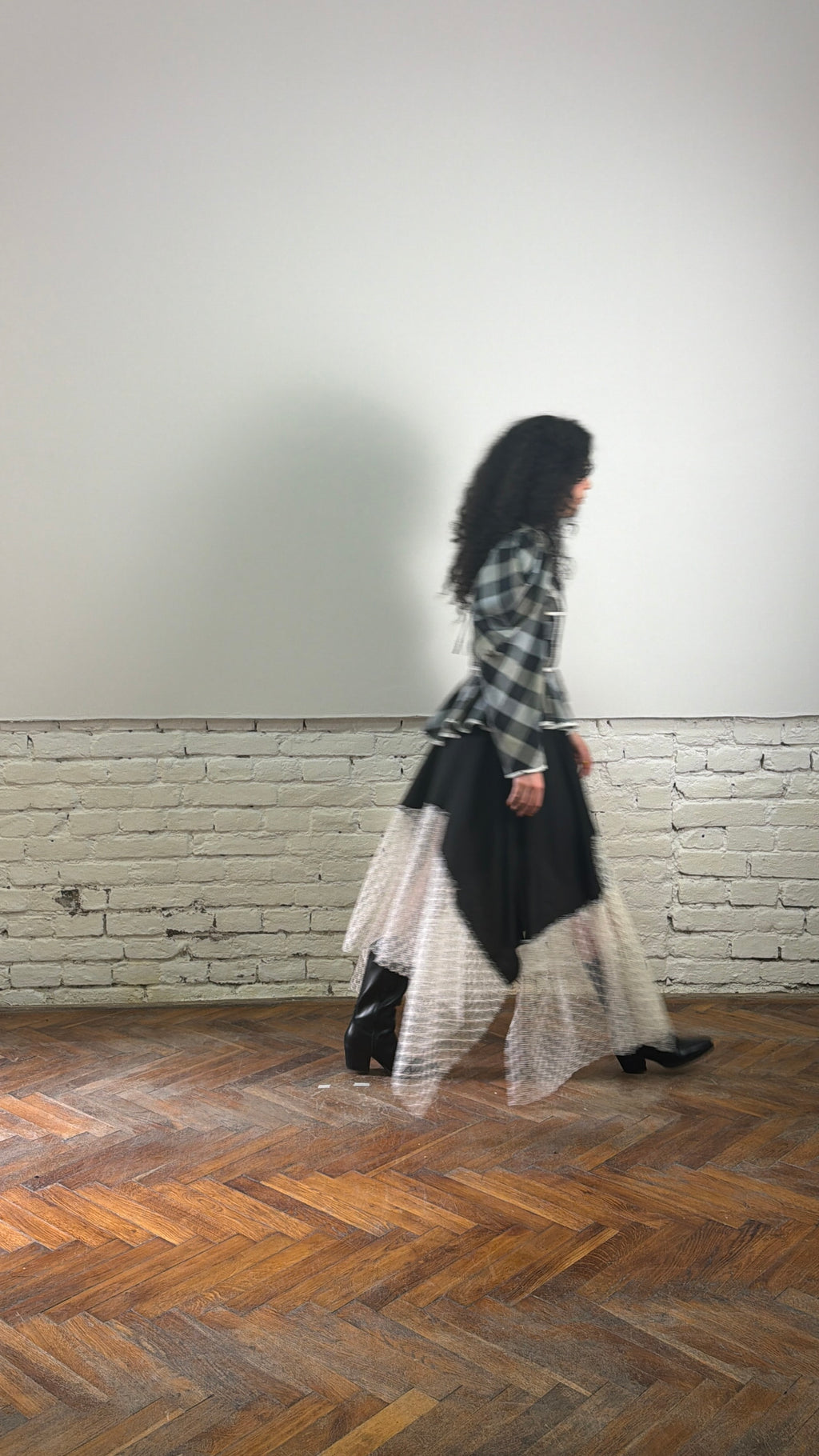 Chequered puffy sleeves blouse