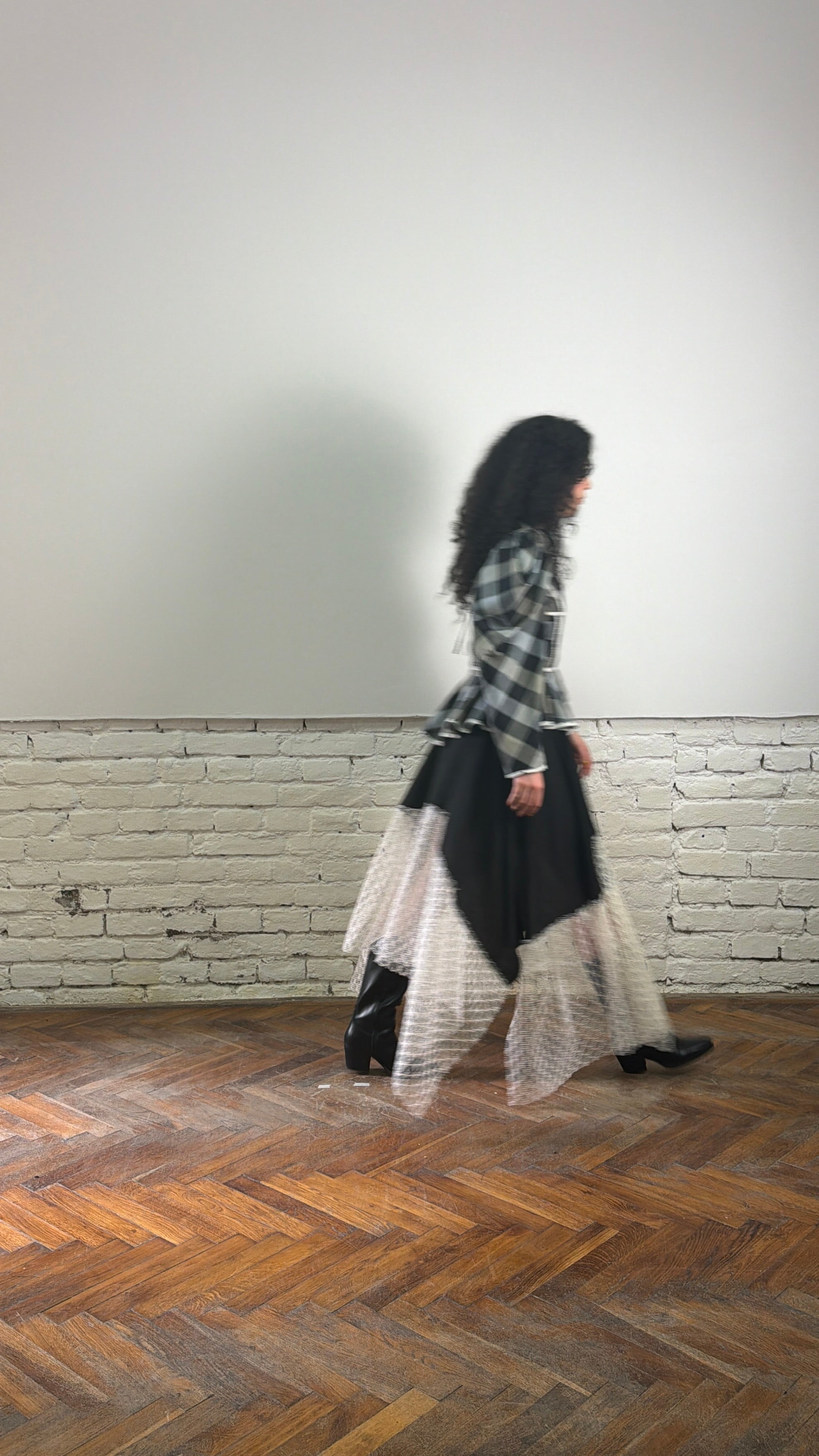 Chequered puffy sleeves blouse