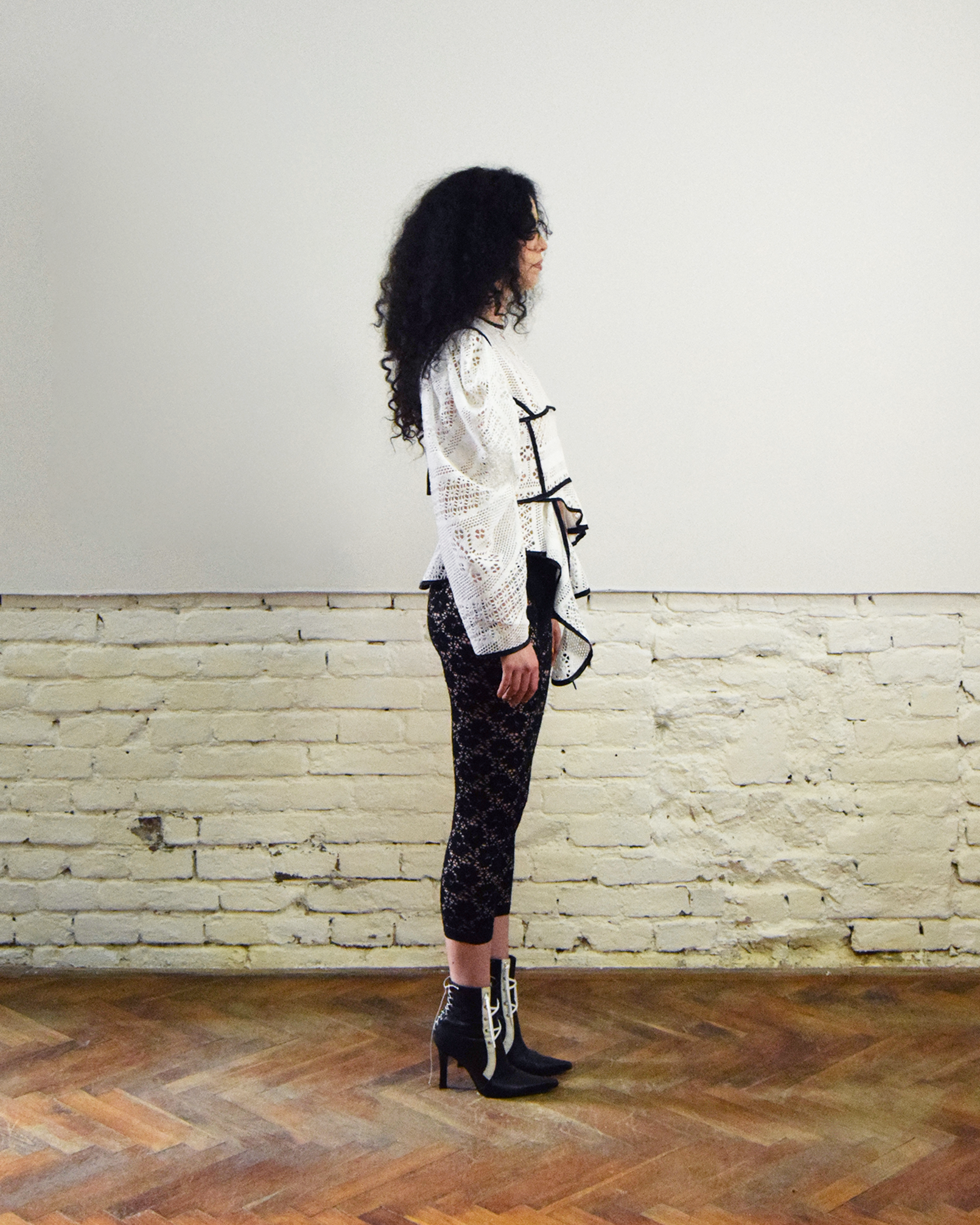 White lace puffy sleeves blouse