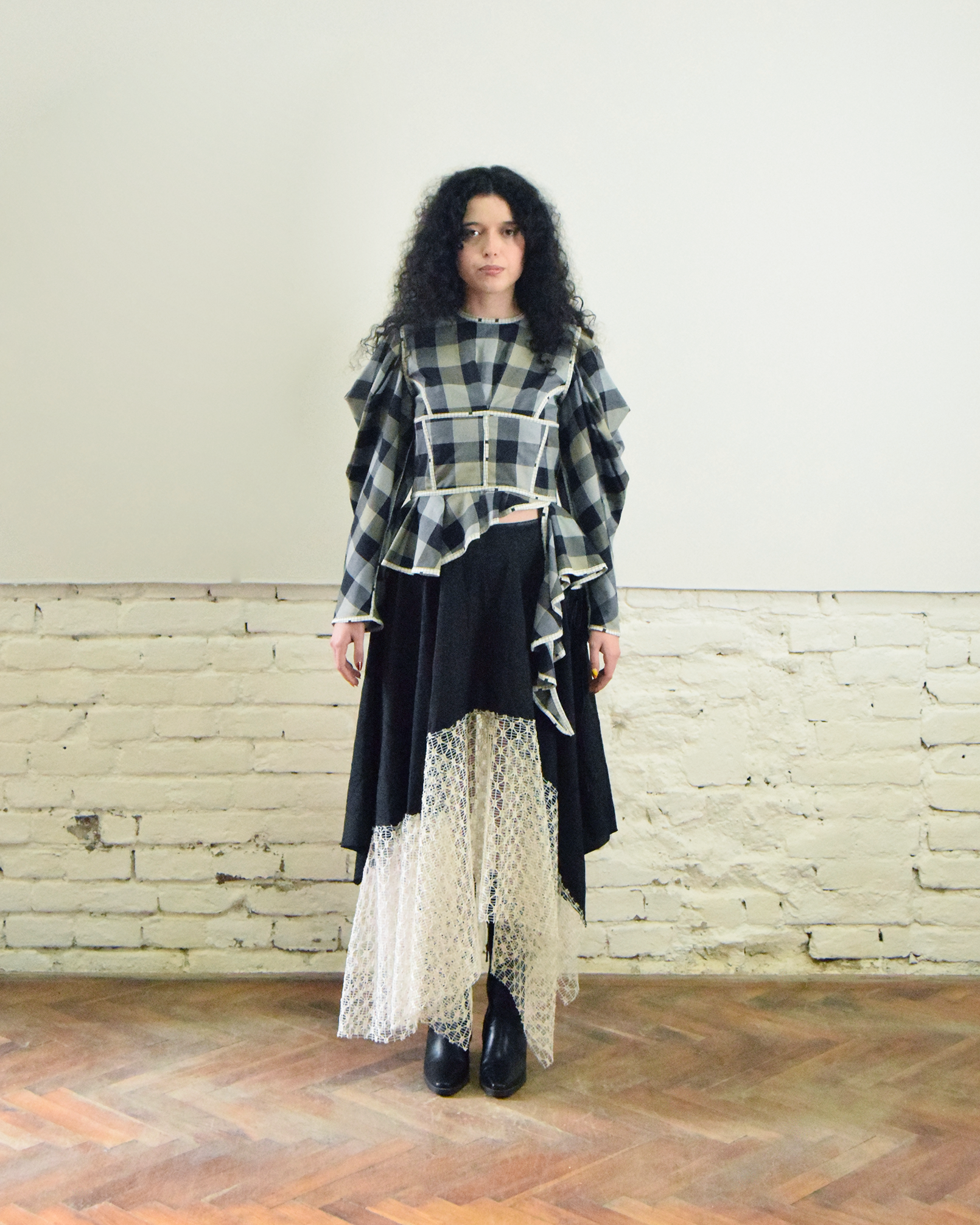 Chequered puffy sleeves blouse