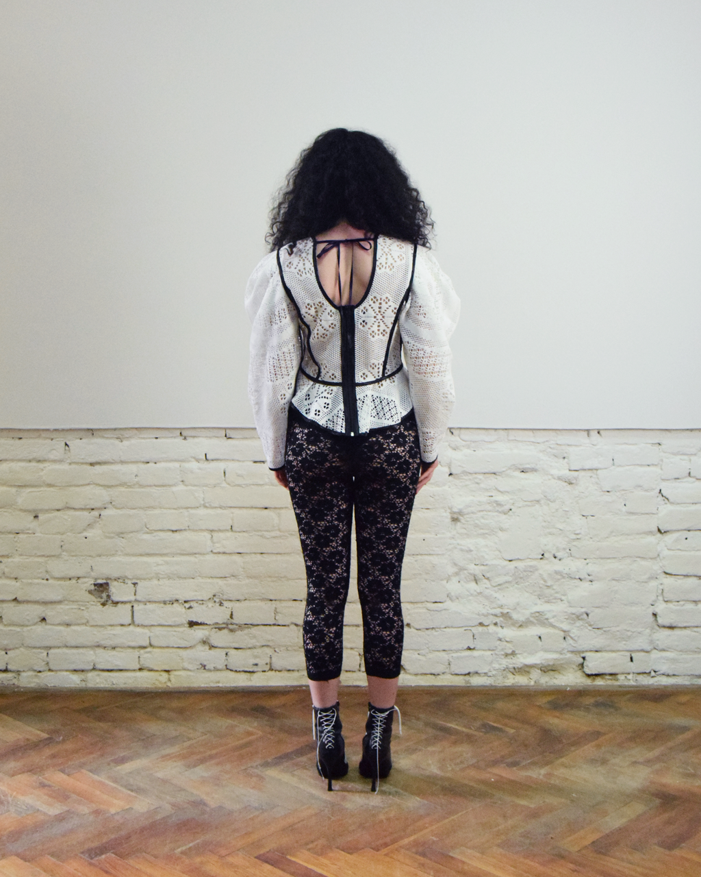 White lace puffy sleeves blouse